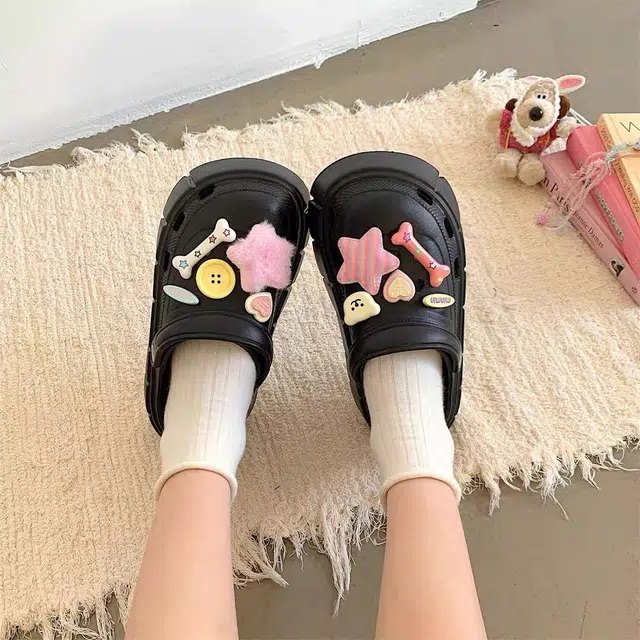 US8ACC Crocs