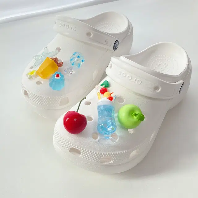 US8ACC crocs