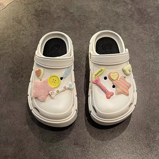 US8ACC Crocs
