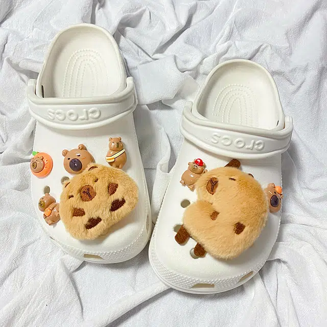 US8ACC Crocs