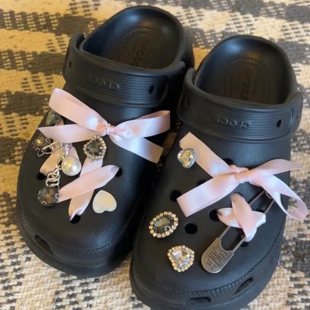 US8ACC Crocs DIY