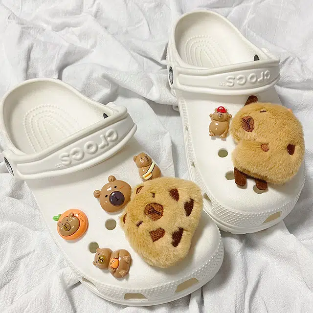 US8ACC Crocs