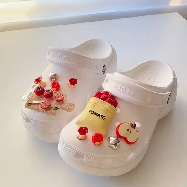 US8ACC crocs