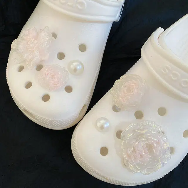 US8ACC crocs