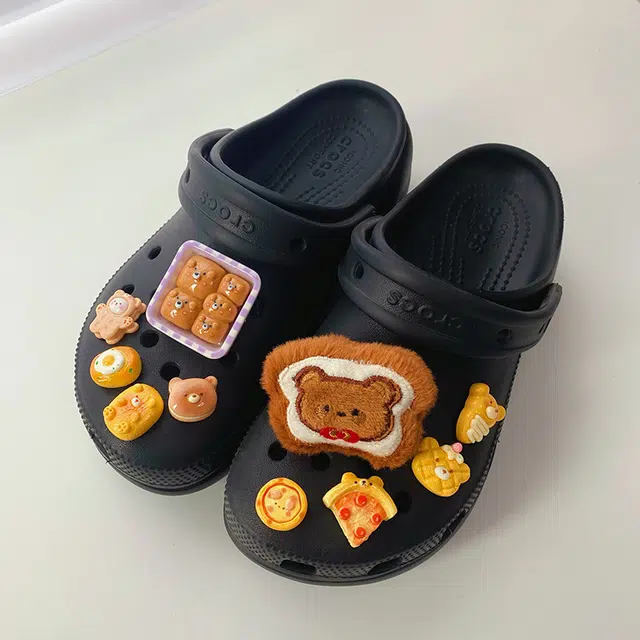 US8ACC CrocsDIY