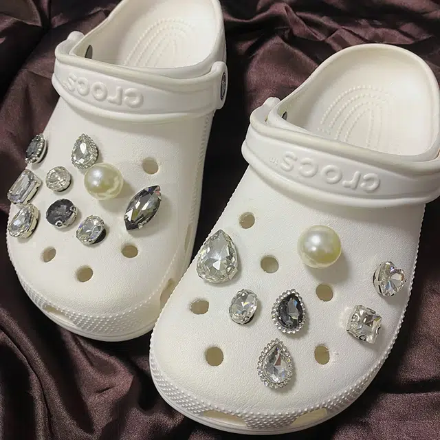 US8ACC Crocs DIY