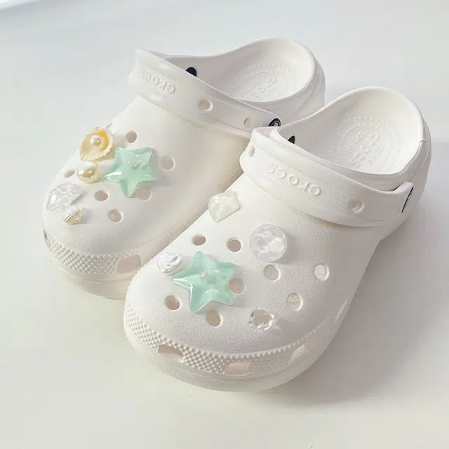 US8ACC crocs