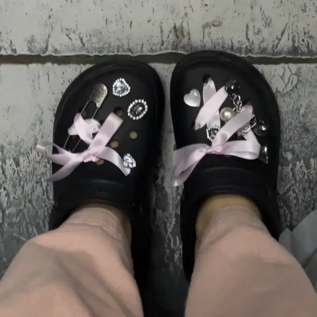 US8ACC Crocs DIY