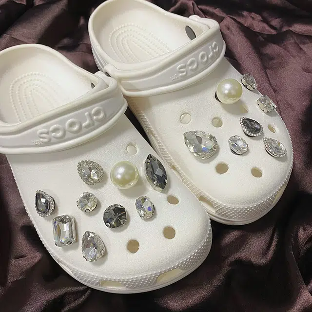 US8ACC Crocs DIY