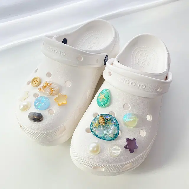 US8ACC crocs