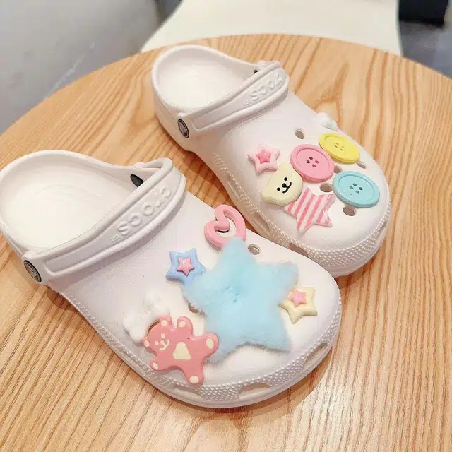 US8ACC DIY Crocs