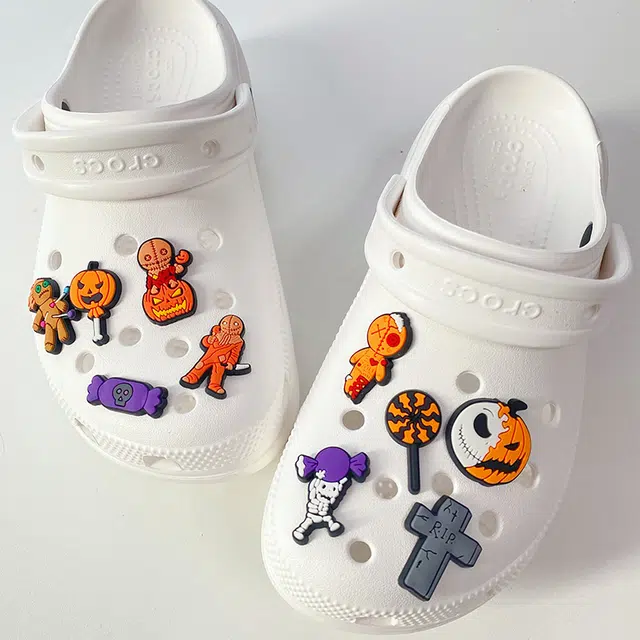 US8ACC crocs