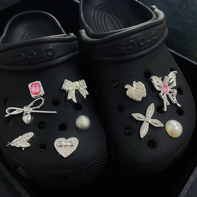 US8ACC crocs