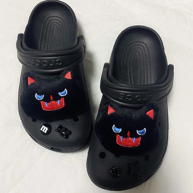 US8ACC CrocsDIY