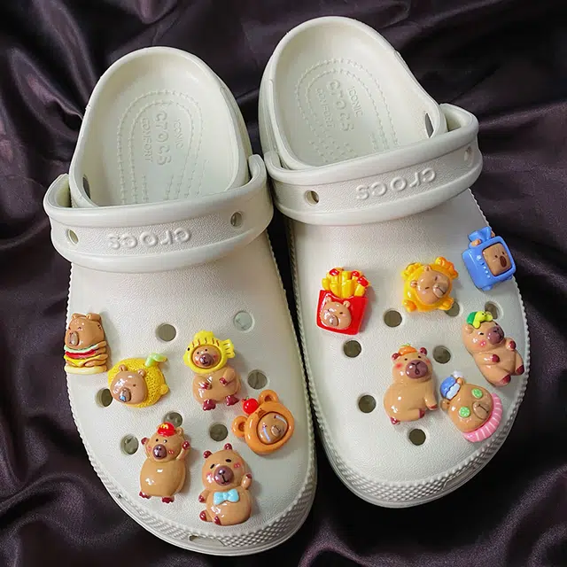 US8ACC Crocs DIY