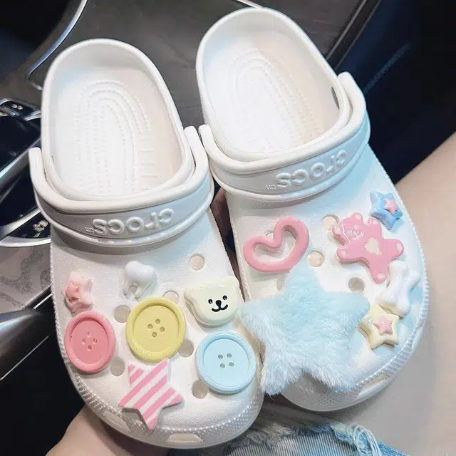 US8ACC DIY Crocs