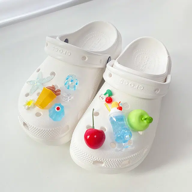 US8ACC crocs