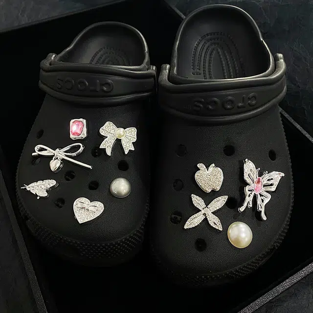 US8ACC crocs