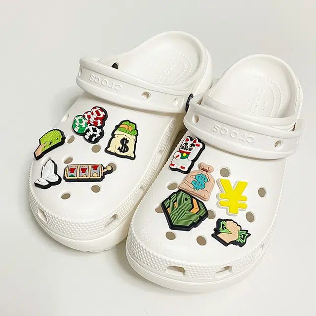 US8ACC CrocsDIY
