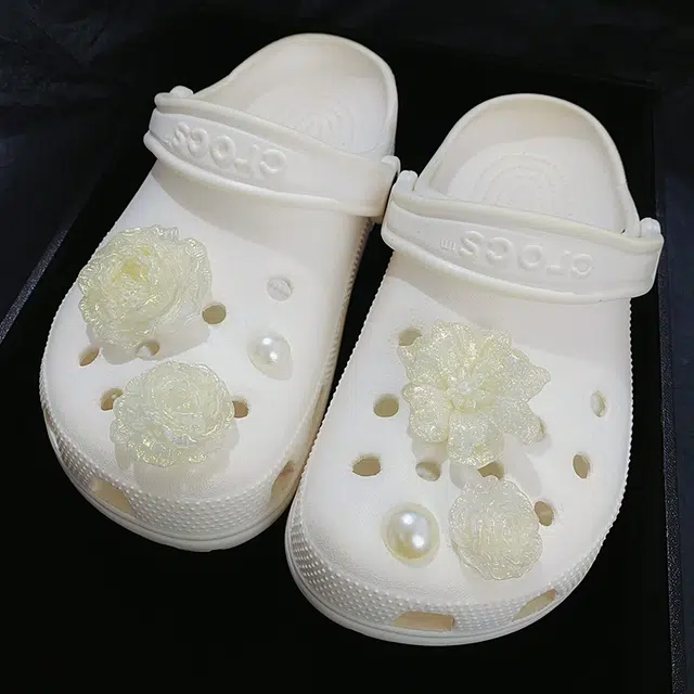 US8ACC crocs
