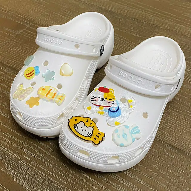US8ACC CrocsDIY