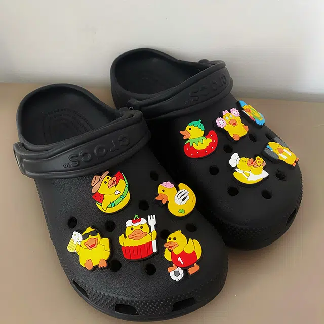 US8ACC crocs