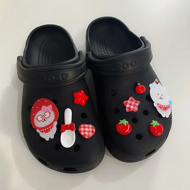 US8ACC crocs