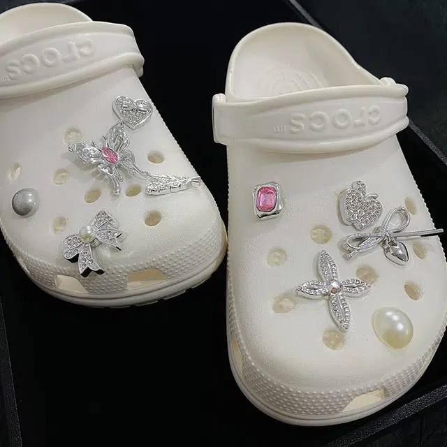 US8ACC crocs