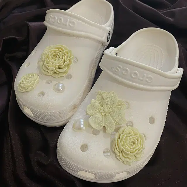 US8ACC crocs