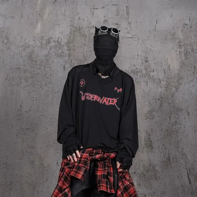 UNDERWATER T