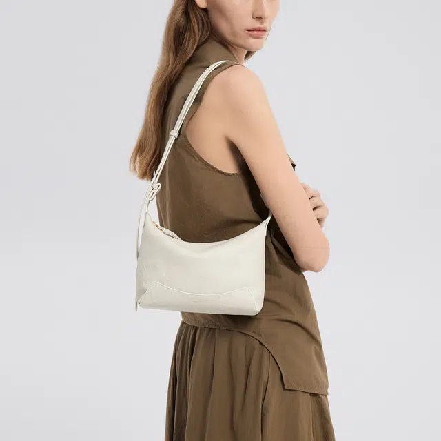 VANESSA HOGAN VH hobo