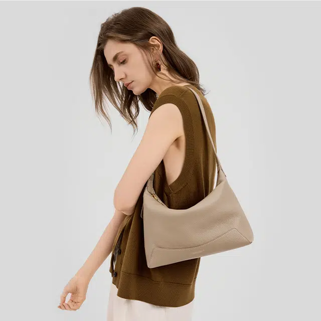 VANESSA HOGAN VH Hobo
