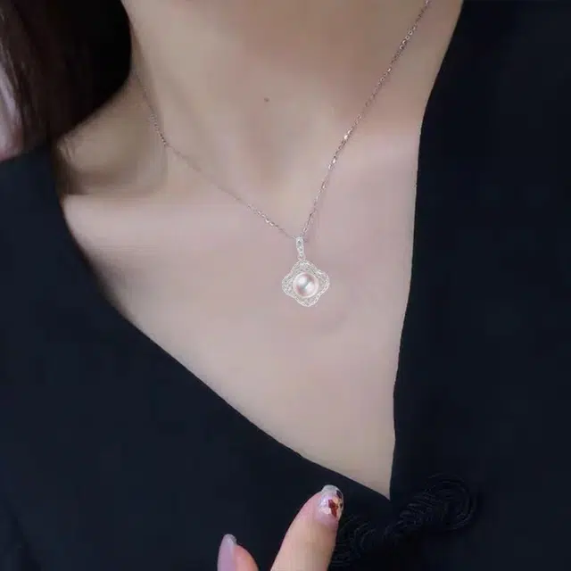 VERENA REINE Akoya