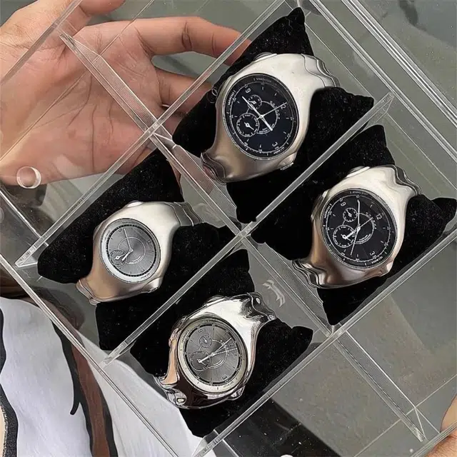 KIOSK Quartz Black Dial