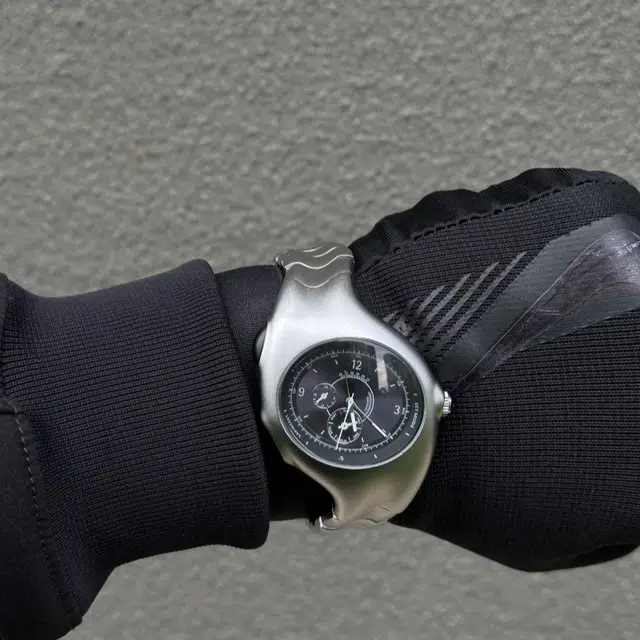 KIOSK Quartz Black Dial