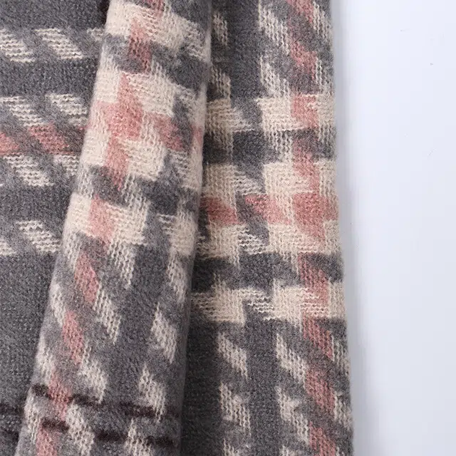 雅鹿优选 韩版经典拼色格子流苏风时百搭保暖加厚心动礼盒装 聚酯纤维 绒线围巾 男女同款情侣款