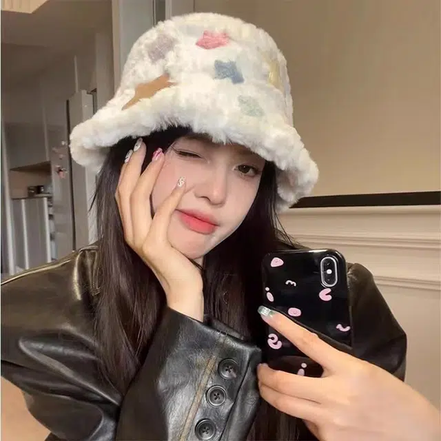 雅鹿优选 可爱星星毛绒渔夫帽女学生秋冬季奶呼呼奶白日系可爱甜美显脸小保暖盆帽 涤纶 渔夫帽 女款