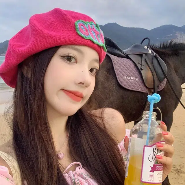 雅鹿优选 春夏季可爱字母刺绣多巴胺风百搭出游学生时尚百搭显脸小画家帽 棉 贝雷帽 女款