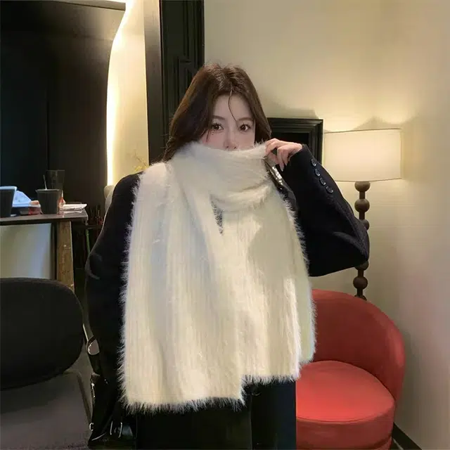 雅鹿优选 白色纯欲风毛绒围巾女生秋冬季韩版初雪氛围感加厚保暖针织毛线围脖 礼盒装 绒线围巾 女款