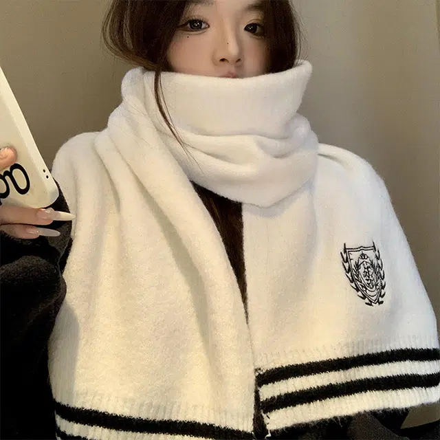 【礼盒可选】 雅鹿优选 温柔绝美仙女加厚披肩女生旗袍汉服文艺风保暖毛绒领新中式外搭开衫斗篷 礼盒装 绒线围巾 男女同款情侣款