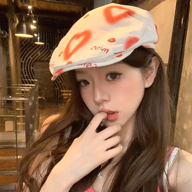 雅鹿优选 文艺风极简爱心喷绘白底前进帽休闲学院风画童帽反戴短檐 棉 贝雷帽 女款