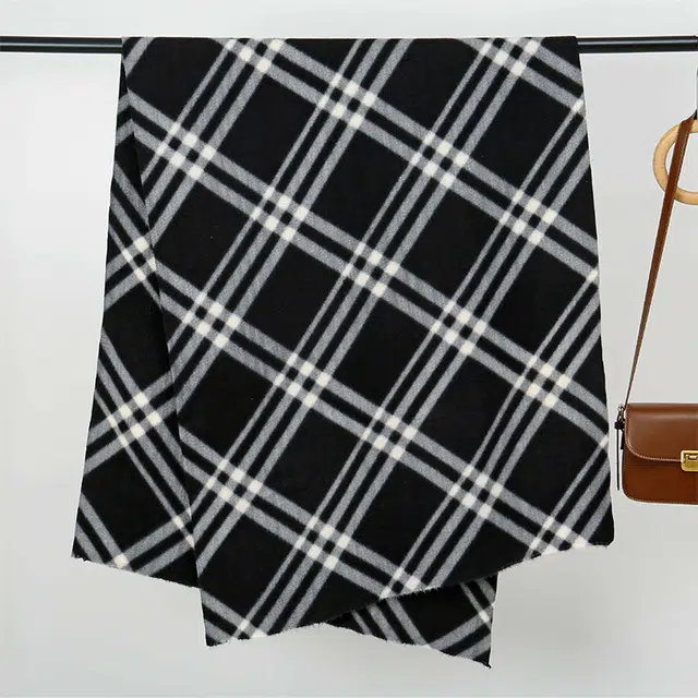 雅鹿优选 高级感百搭黑白条纹亲肤保暖 心动礼盒装 聚酯纤维 绒线围巾 男女同款情侣款