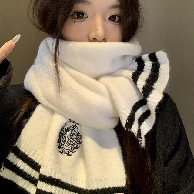 【礼盒可选】 雅鹿优选 温柔绝美仙女加厚披肩女生旗袍汉服文艺风保暖毛绒领新中式外搭开衫斗篷 礼盒装 绒线围巾 男女同款情侣款
