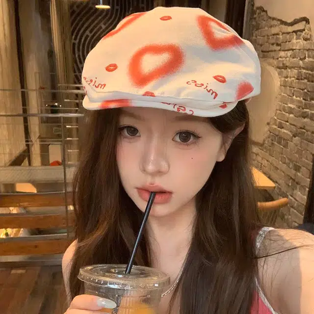 雅鹿优选 文艺风极简爱心喷绘白底前进帽休闲学院风画童帽反戴短檐 棉 贝雷帽 女款