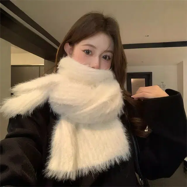 雅鹿优选 白色纯欲风毛绒围巾女生秋冬季韩版初雪氛围感加厚保暖针织毛线围脖 礼盒装 绒线围巾 女款