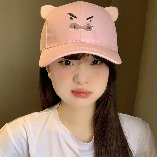 雅鹿优选 可爱小猪胖嘟嘟卡通小白刺绣户外出游遮阳防晒时尚潮流百搭大头围显脸小 棉 鸭舌帽 男女同款情侣款
