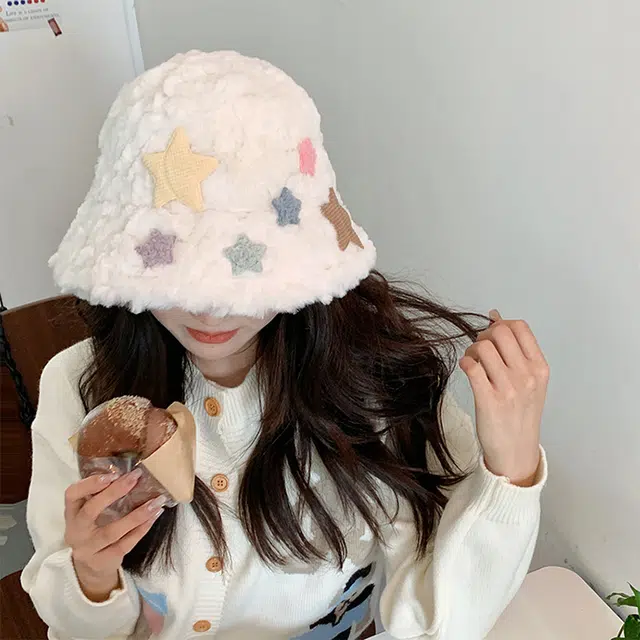 雅鹿优选 可爱星星毛绒渔夫帽女学生秋冬季奶呼呼奶白日系可爱甜美显脸小保暖盆帽 涤纶 渔夫帽 女款
