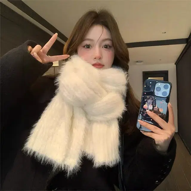 雅鹿优选 白色纯欲风毛绒围巾女生秋冬季韩版初雪氛围感加厚保暖针织毛线围脖 礼盒装 绒线围巾 女款