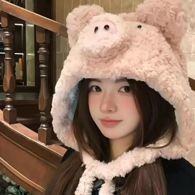 雅鹿优选 超可爱粉色小猪猪毛绒绒帽子女生冬季保暖护耳甜美套头帽户外雷锋帽 涤纶 绒线帽 女款