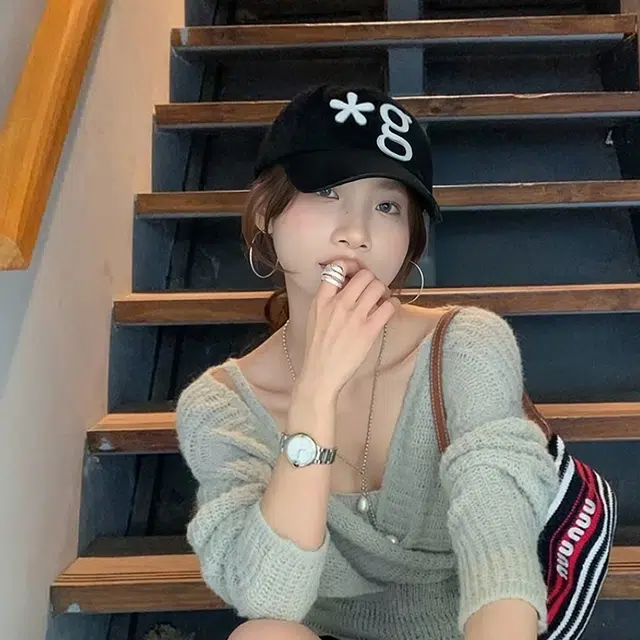 雅鹿优选 春夏季小花字母刺绣软顶棒球帽户外出游防晒遮阳时尚潮流百搭大头围显脸小 棉 鸭舌帽 男女同款情侣款 黑色